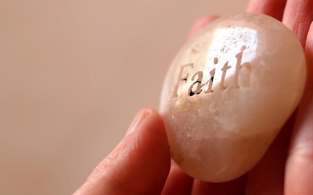 אמונה. שלוש אבנים
